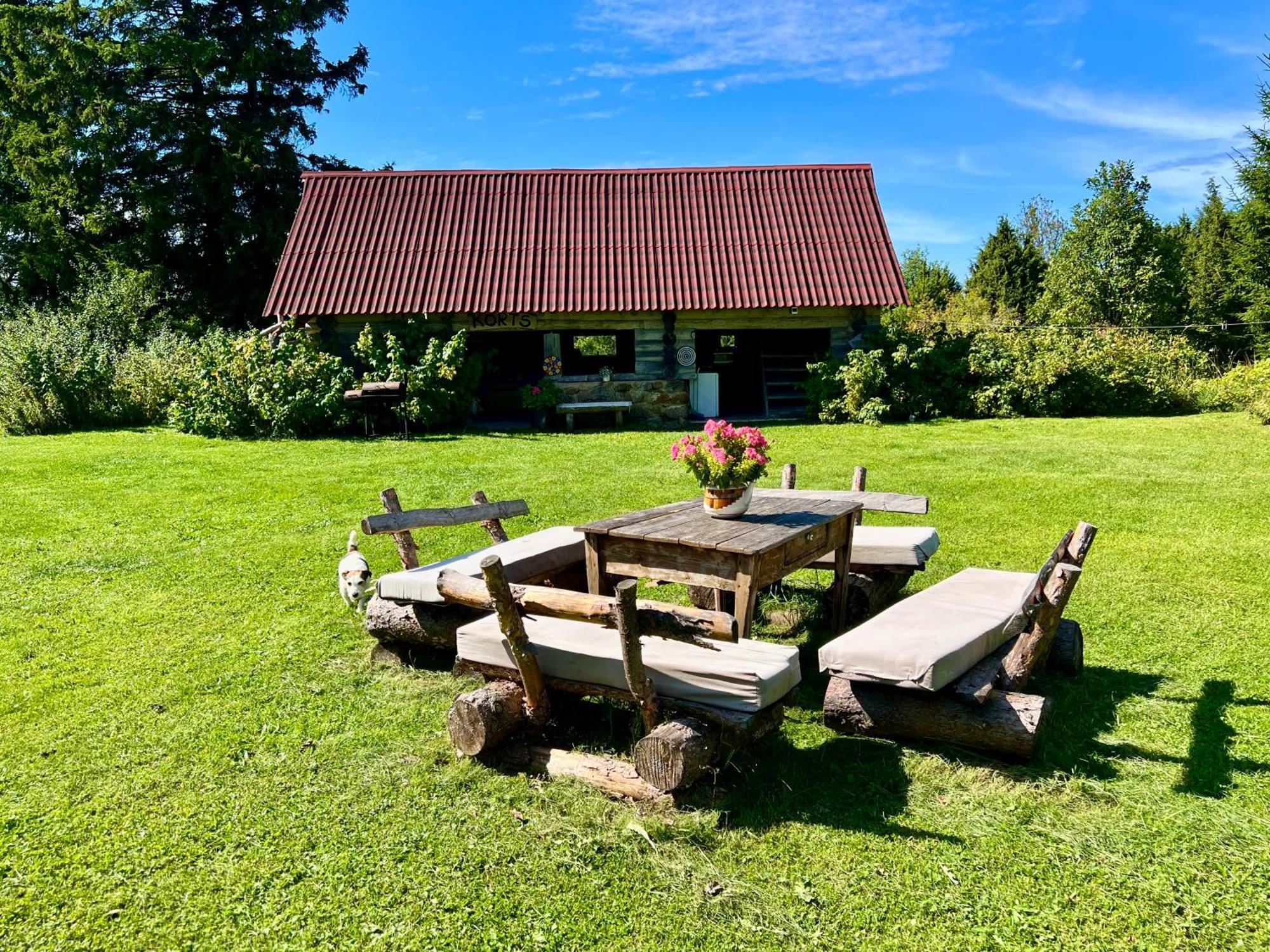 Suurekivi Kuelalistemaja Reigi Exterior foto